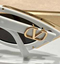 Picture of Valentino Sunglasses _SKUfw56682999fw
